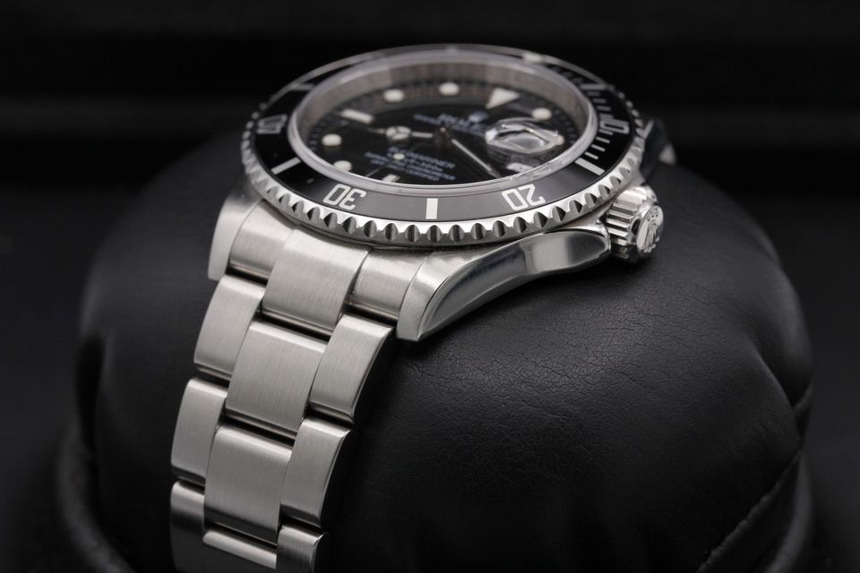 Rolex Submariner 16610 Image 2